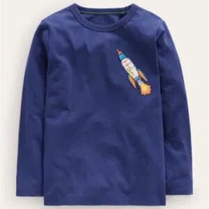 Mini Boden Kids Blue Embroidered Rocket Long Sleeve Cotton T-Shirt. 6-7. 6. 7.
